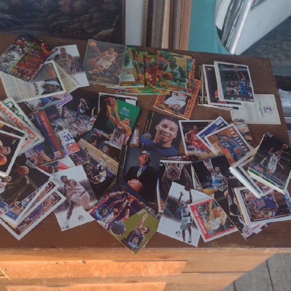 150 Count Assorted Sports Basketball Trading Cards Collection